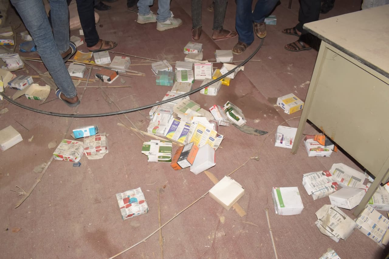 शिक्षा अनुगमनमा पुस्तकालयमै दारुका बोतल भेटिएपछि सान्सद उम्मेदवार सागर राज गुप्ता धैरै नै चिन्तित